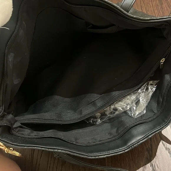 Shoulder Bag! - Picture 2 of 2